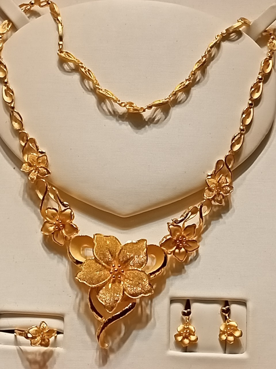 黃金鑽石借款-590金泰當舖提供闆橋黃金鑽石借款,樹林機車借款,公營當舖,新北市黃金鑽石借款,台北市黃金借款,24小時當舖,假日當舖,新北市機車借款,台北市黃金借款,三重黃金借款,樹林黃金借款,闆橋黃金借款,土城黃金典當借款,迴龍黃金借款,桃園黃金借款,新莊黃金借款,鶯歌黃金借款,龜山黃金借款,三峽黃金借款,八德黃金借款,林口黃金借款,興仁花園夜市黃金借款,新莊後港黃金借款,新北市黃金當鋪,新北推薦當鋪,新北低利息當鋪,金飾借款,當金項鍊,當金飾,當鑽石28